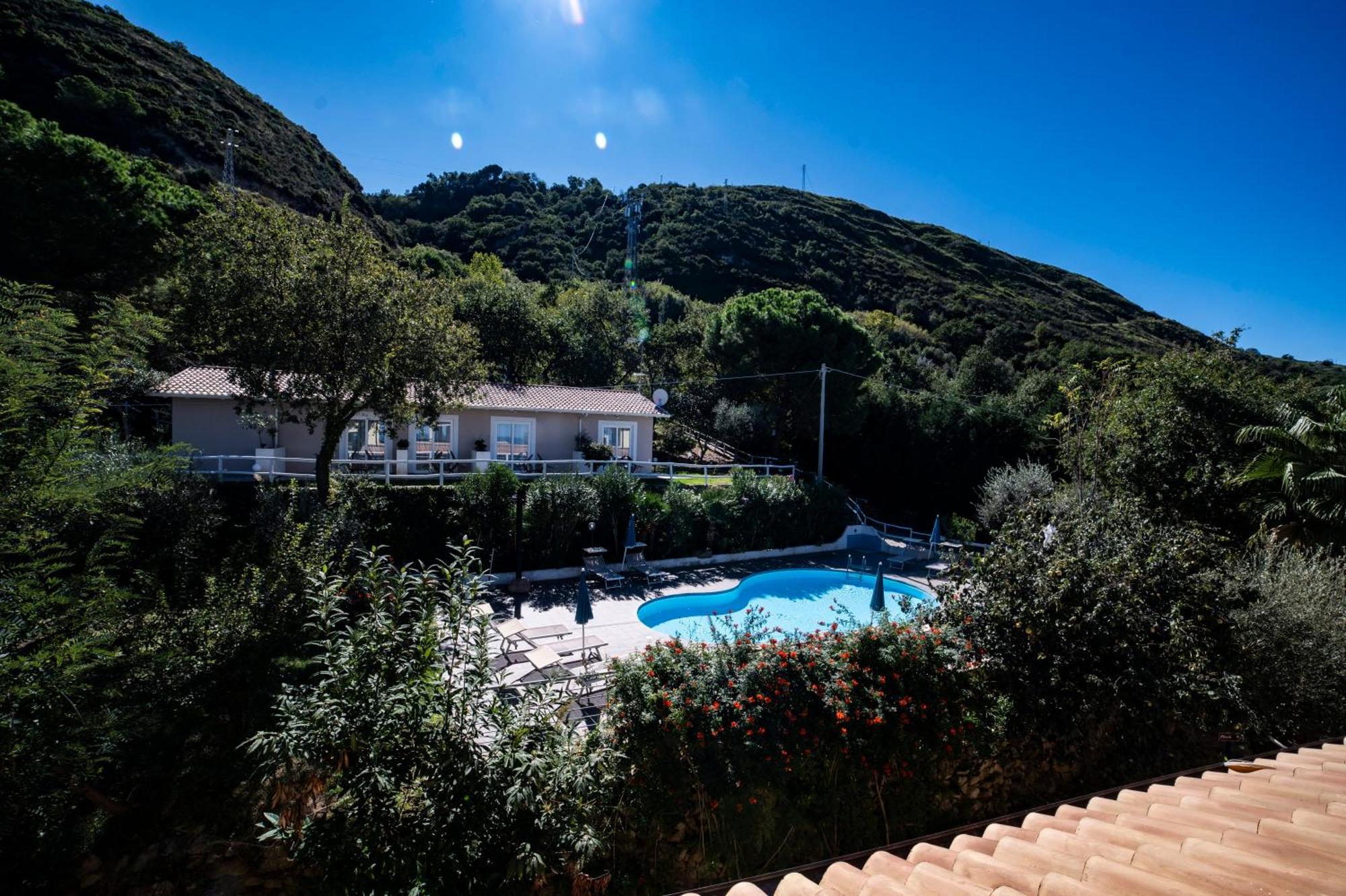 Unico Cannamele Escape Tropea By Life Resorts Parghelia Exterior photo